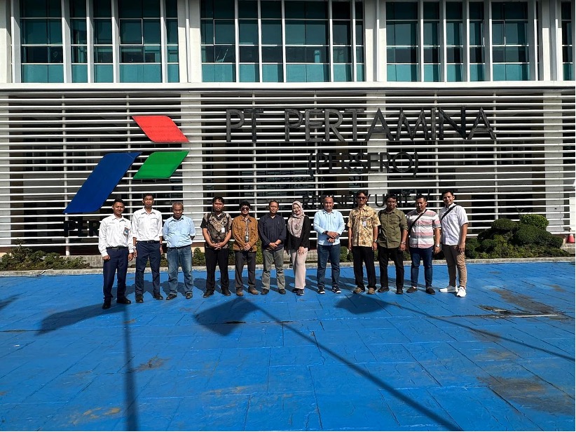 PT. WIN team and related government officials at the SLF RU IV Pertamina Cilacap project site – Central Java